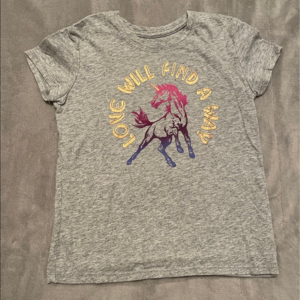 Old Navy Girls Unicorn Love will Find a Way shirt 5T